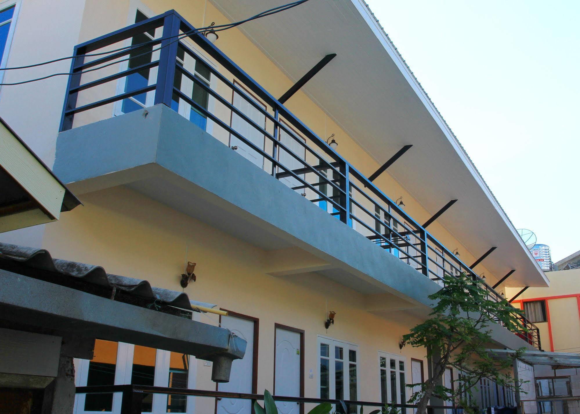 I-Talay Trio Hotel Koh Samet Exterior photo